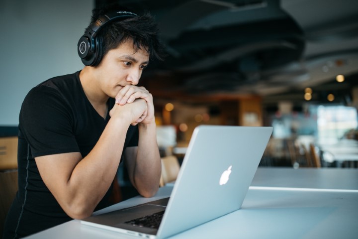 Peluang Karir di Era Digital: Menggali Potensi Lulusan Jurusan Bisnis Digital