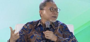 Respons Publik Beragam atas Aksi Zulkifli Hasan di Lokasi Banjir Sumatera