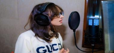 Mengenal Dinda Ghania, Inspirasi Generasi Muda Lewat Musik